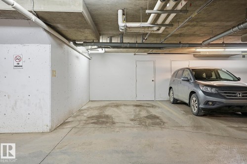 109 11803 22 Avenue, Edmonton, AB - Indoor Photo Showing Garage