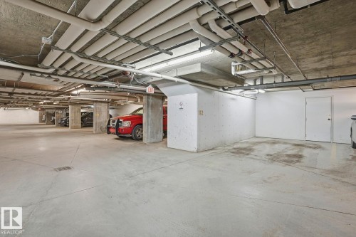 109 11803 22 Avenue, Edmonton, AB - Indoor Photo Showing Garage