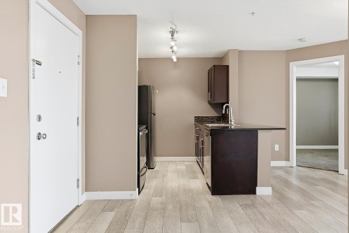 109 11803 22 Avenue, Edmonton, AB - Indoor Photo Showing Kitchen