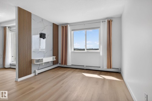 424 504 Albany Way, Edmonton, AB - Indoor Photo Showing Other Room