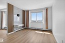 424 504 Albany Way, Edmonton, AB  - Indoor Photo Showing Other Room 