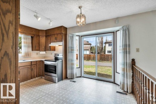 17524 57 Avenue, Edmonton, AB - Indoor Photo Showing Kitchen