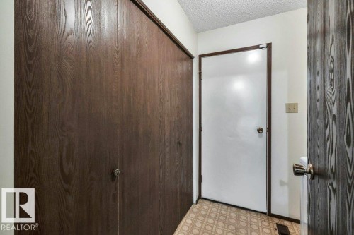 17524 57 Avenue, Edmonton, AB - Indoor Photo Showing Other Room