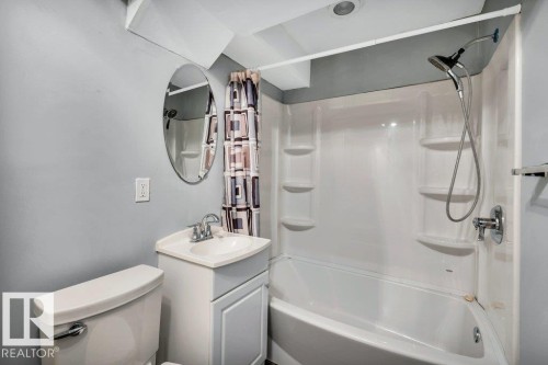 17524 57 Avenue, Edmonton, AB - Indoor Photo Showing Bathroom