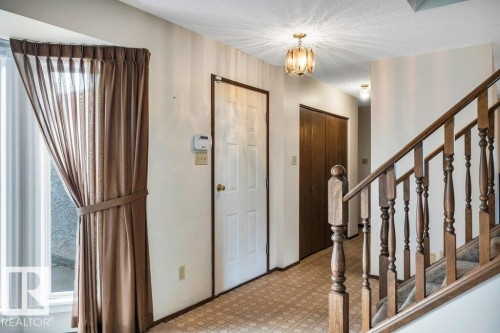 17524 57 Avenue, Edmonton, AB - Indoor Photo Showing Other Room