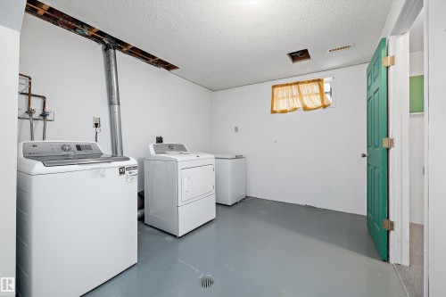 16307 111 Street, Edmonton, AB - Indoor Photo Showing Laundry Room