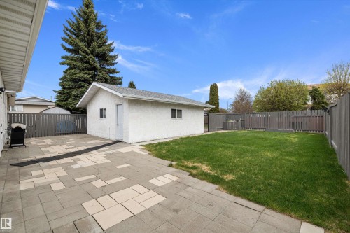 16307 111 Street, Edmonton, AB - Outdoor