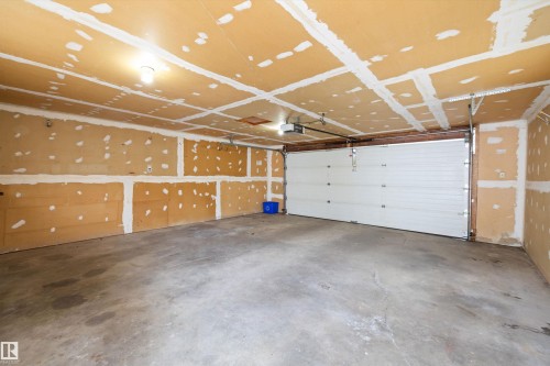16307 111 Street, Edmonton, AB - Indoor Photo Showing Garage