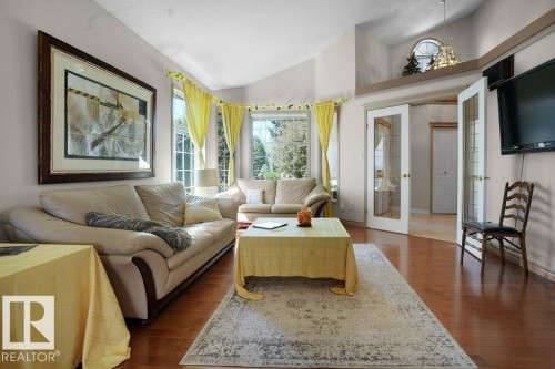 762 Wells Wynd, Edmonton, AB - Indoor Photo Showing Living Room