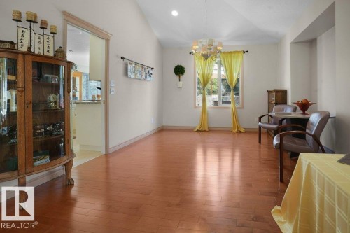 762 Wells Wynd, Edmonton, AB - Indoor Photo Showing Other Room