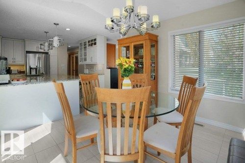 762 Wells Wynd, Edmonton, AB - Indoor Photo Showing Dining Room