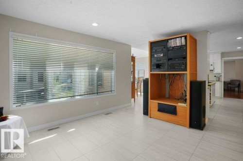 762 Wells Wynd, Edmonton, AB - Indoor