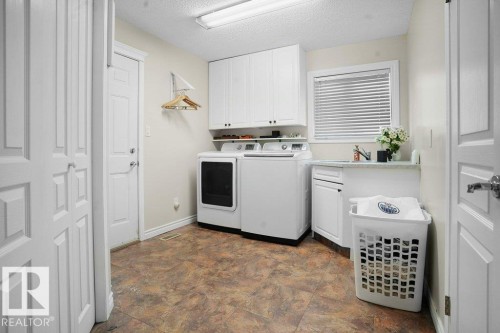 762 Wells Wynd, Edmonton, AB - Indoor Photo Showing Laundry Room