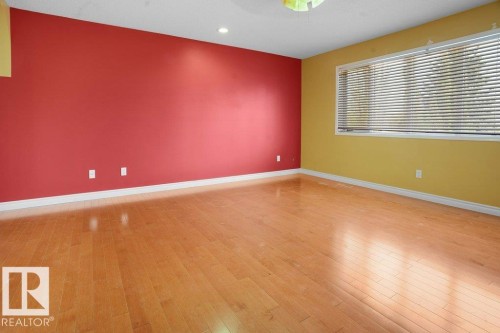 762 Wells Wynd, Edmonton, AB - Indoor Photo Showing Other Room