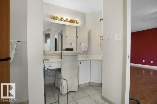 762 Wells Wynd, Edmonton, AB - Indoor Photo Showing Bathroom