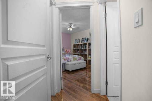 762 Wells Wynd, Edmonton, AB - Indoor Photo Showing Other Room