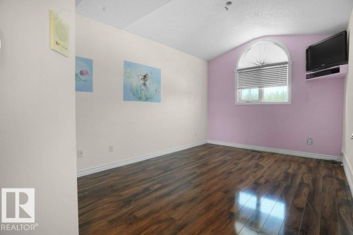 762 Wells Wynd, Edmonton, AB - Indoor Photo Showing Other Room
