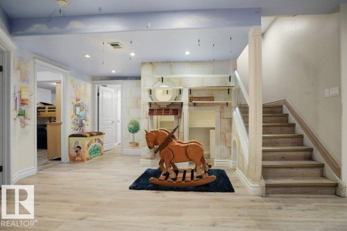 762 Wells Wynd, Edmonton, AB - Indoor Photo Showing Other Room