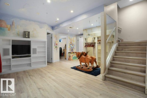 762 Wells Wynd, Edmonton, AB - Indoor Photo Showing Other Room