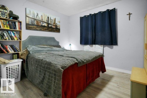 762 Wells Wynd, Edmonton, AB - Indoor Photo Showing Other Room