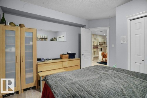 762 Wells Wynd, Edmonton, AB - Indoor Photo Showing Bedroom