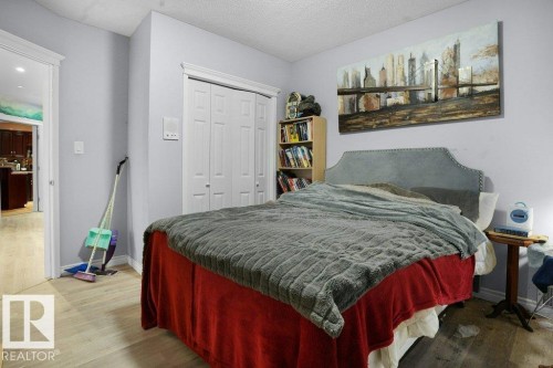 762 Wells Wynd, Edmonton, AB - Indoor Photo Showing Bedroom