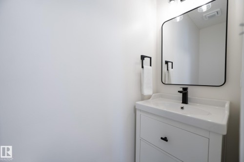 2928 25 Street, Edmonton, AB - Indoor Photo Showing Bathroom