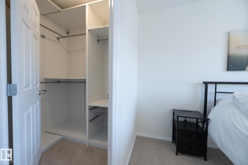 2928 25 Street, Edmonton, AB - Indoor