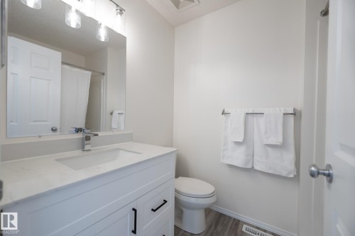 2928 25 Street, Edmonton, AB - Indoor Photo Showing Bathroom