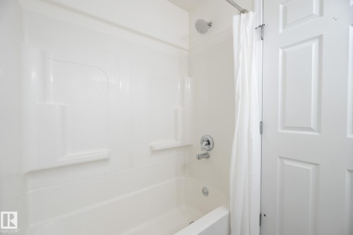 2928 25 Street, Edmonton, AB - Indoor Photo Showing Bathroom