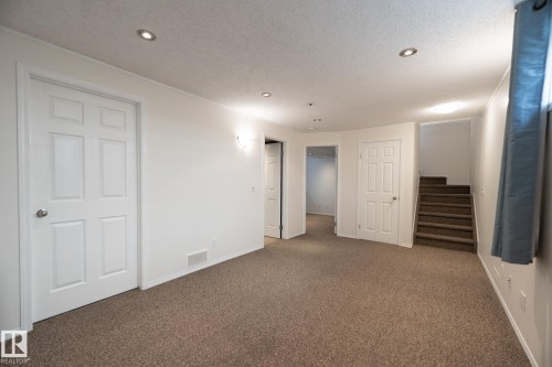 2928 25 Street, Edmonton, AB - Indoor Photo Showing Other Room
