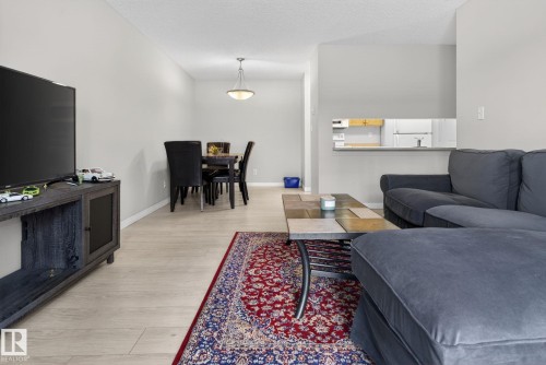 129 4210 139 Avenue, Edmonton, AB - Indoor Photo Showing Living Room