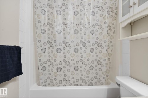 129 4210 139 Avenue, Edmonton, AB - Indoor Photo Showing Bathroom