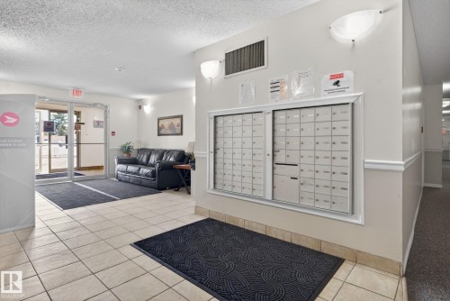 129 4210 139 Avenue, Edmonton, AB - Indoor Photo Showing Other Room