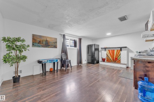 2416 35 Street, Edmonton, AB - Indoor