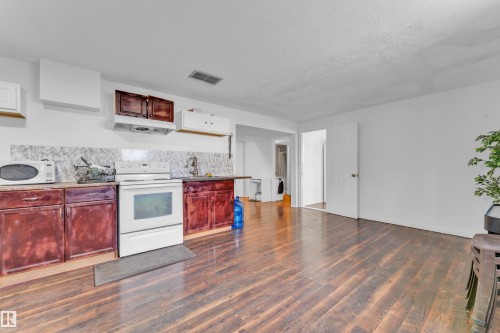 2416 35 Street, Edmonton, AB - Indoor Photo Showing Kitchen