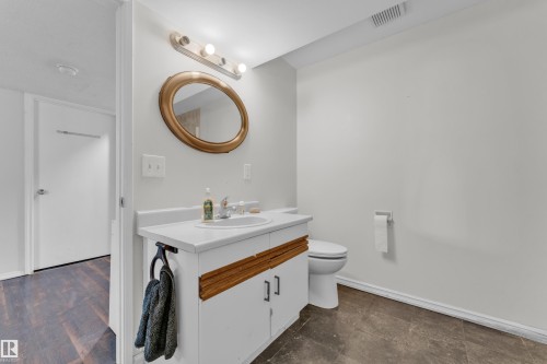 2416 35 Street, Edmonton, AB - Indoor