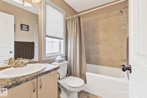 298 Suncrest Road, Sherwood Park, AB - Indoor Photo Showing Bathroom