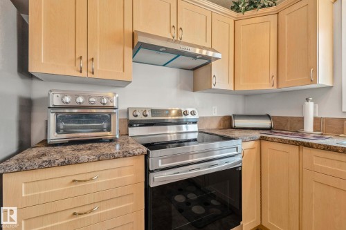 298 Suncrest Road, Sherwood Park, AB - Indoor Photo Showing Kitchen