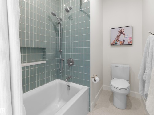 11234 73 Avenue, Edmonton, AB - Indoor Photo Showing Bathroom
