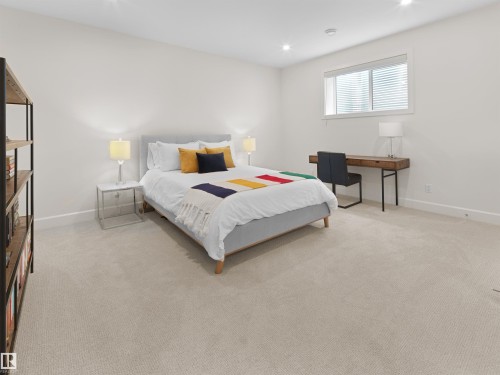 11234 73 Avenue, Edmonton, AB - Indoor Photo Showing Bedroom