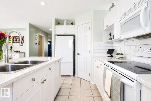 17311 90 Street, Edmonton, AB - Indoor Photo Showing Kitchen With Double Sink