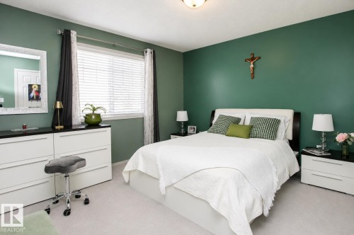 17311 90 Street, Edmonton, AB - Indoor Photo Showing Bedroom