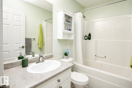 17311 90 Street, Edmonton, AB - Indoor Photo Showing Bathroom