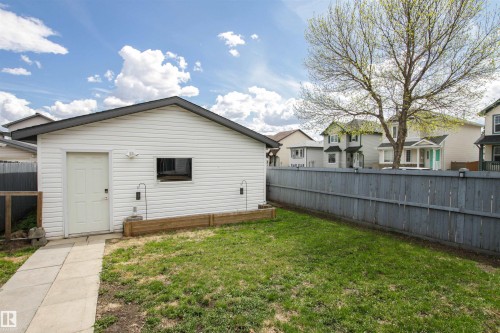 17311 90 Street, Edmonton, AB - Outdoor