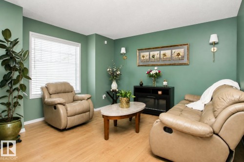 17311 90 Street, Edmonton, AB - Indoor Photo Showing Living Room