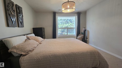 90 3010 33 Avenue, Edmonton, AB - Indoor Photo Showing Bedroom