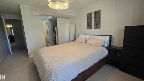 90 3010 33 Avenue, Edmonton, AB - Indoor Photo Showing Bedroom