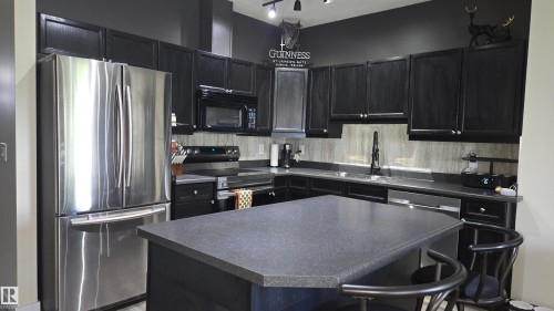 90 3010 33 Avenue, Edmonton, AB - Indoor Photo Showing Kitchen With Stainless Steel Kitchen