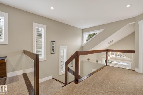 9648 83 Avenue, Edmonton, AB - Indoor Photo Showing Other Room